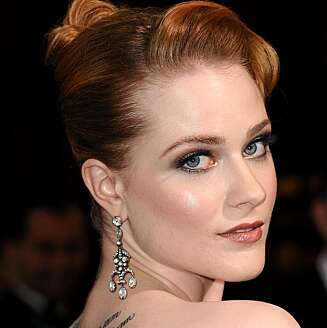 IMPONERTE: Evan Rachel Wood med dristig og superlekker makeup under Oscarutdelingen. IMPONERTE: Evan Rachel Wood med dristig og superlekker makeup under Oscarutdelingen.