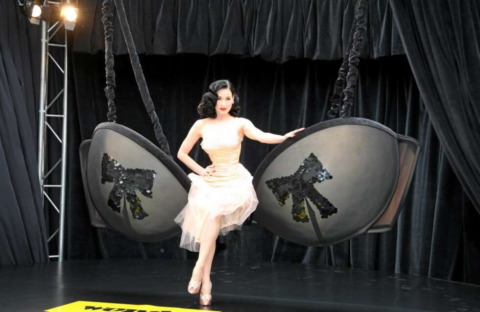 LANSERING: Dita von Teese lanserte sin egen Wonderbra-kolleksjon i september. LANSERING: Dita von Teese lanserte sin egen Wonderbra-kolleksjon i september.