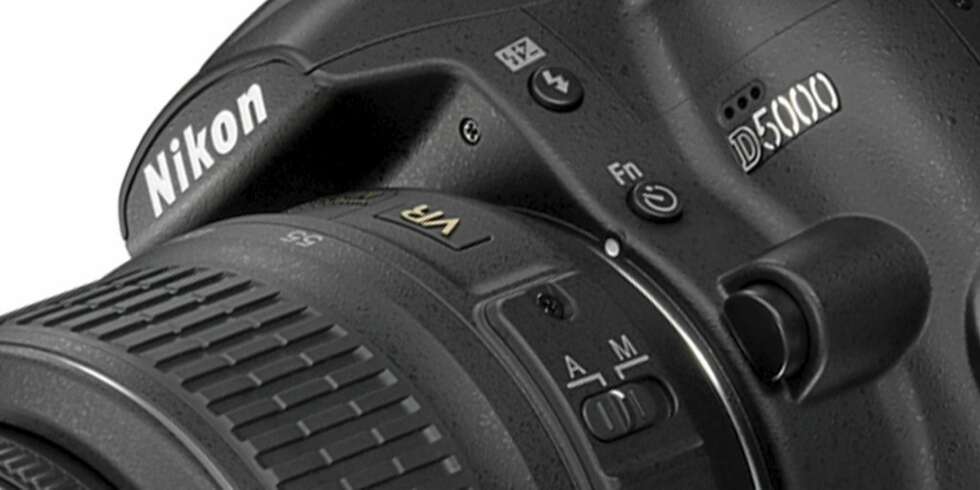 VIDEO: Nikon var først ute med video på speilreflekskameraer. Også Nikon D5000 byr på denne funksjonaliteten. VIDEO: Nikon var først ute med video på speilreflekskameraer. Også Nikon D5000 byr på denne funksjonaliteten.
