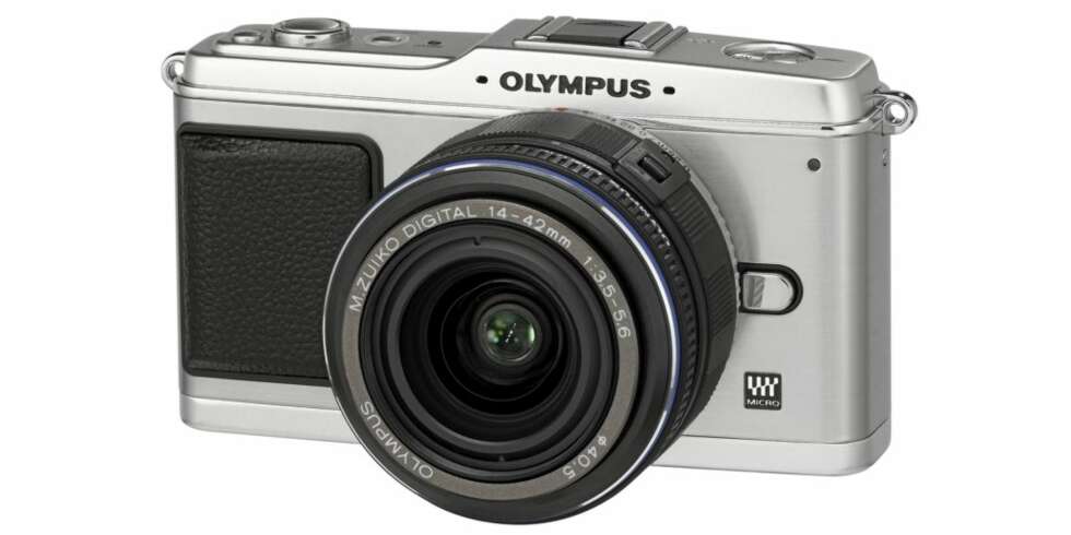 RETRO: Olympus E-P1 har hentet inspirasjon fra 1959 og modellen Olympus Pen. Resultatet er et pent og morsomt kamera. RETRO: Olympus E-P1 har hentet inspirasjon fra 1959 og modellen Olympus Pen. Resultatet er et pent og morsomt kamera.