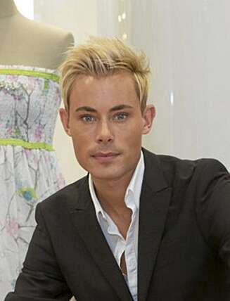 GODE TIPS: Designer og stylist, Marcus André Green, gir oss noen gode tips til hva en bør kjøpe fra kolleksjonen til Jimmy Choo for H&M. GODE TIPS: Designer og stylist, Marcus André Green, gir oss noen gode tips til hva en bør kjøpe fra kolleksjonen til Jimmy Choo for H&M.