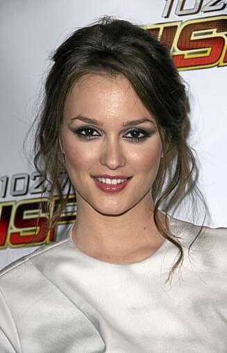 Som brunette trenger ikke Leighton Meester å spare på makeupen til den røde løperen. Som brunette trenger ikke Leighton Meester å spare på makeupen til den røde løperen.