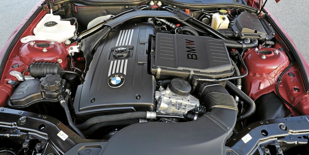 LEDENDE: Få, om noen, kan matche BMW når det gjelder motorteknologi. Høyere effekt og tilsvarende forbruk og utslipp som forgjengeren er imponerende. LEDENDE: Få, om noen, kan matche BMW når det gjelder motorteknologi. Høyere effekt og tilsvarende forbruk og utslipp som forgjengeren er imponerende.
