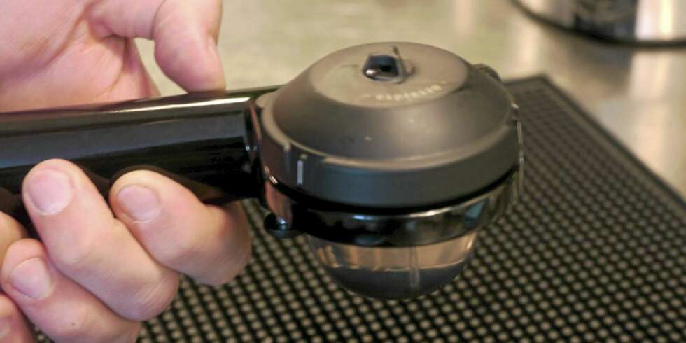 SYKKELPUMPE: Med handpresso må du pumpe trykket selv. SYKKELPUMPE: Med handpresso må du pumpe trykket selv.