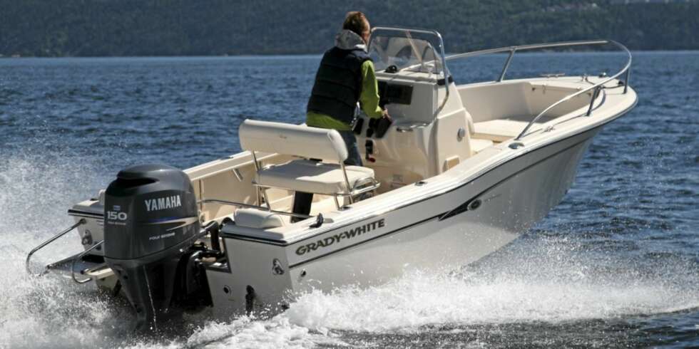 Grady-White 180 Sportsman er robust i sjøen. Grady-White 180 Sportsman er robust i sjøen.