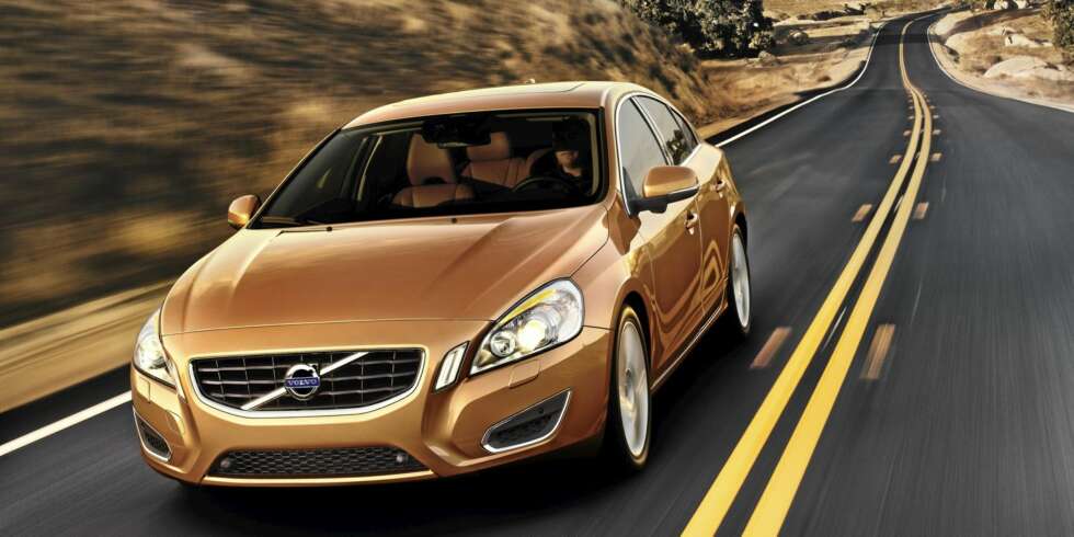 I FART: Volvo sier at bilen skal se ut som den beveger seg selv når den står stille. - Nu jävlar, var ordene sjefsdesigneren ôrjan Sterner brukte. I FART: Volvo sier at bilen skal se ut som den beveger seg selv når den står stille. - Nu jävlar, var ordene sjefsdesigneren ôrjan Sterner brukte.
