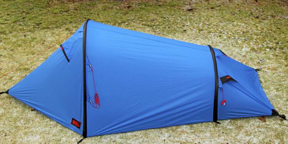 LETT: Fjellreven Skule Shape R/S 2 er et av de letteste teltene i denne testen, men det har lite innvendig plass. LETT: Fjellreven Skule Shape R/S 2 er et av de letteste teltene i denne testen, men det har lite innvendig plass.
