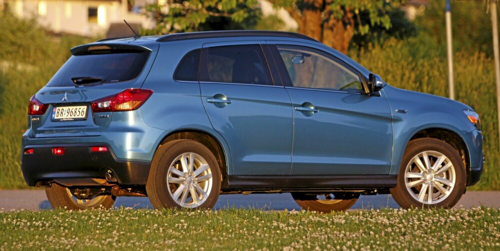 MIT-SUV-BISHI: Mitsubishi kaller den crossover, men ASX er på størrelse som kompakt-SUVene Tiguan, Kuga og ix35. MIT-SUV-BISHI: Mitsubishi kaller den crossover, men ASX er på størrelse som kompakt-SUVene Tiguan, Kuga og ix35.