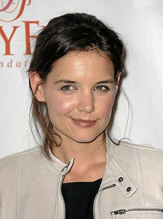 Rund: Katie Holmes har en rund ansiktsform. Rund: Katie Holmes har en rund ansiktsform.
