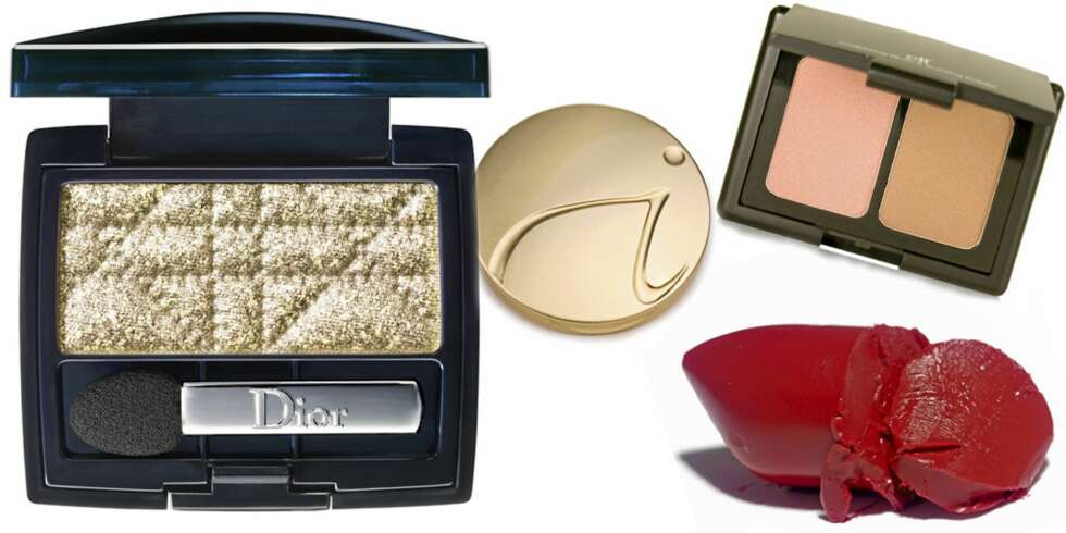 PRODUKTTIPS: Vårens oneshot fra Dior, Golden Spotlight, kr 245. Pure Pressed Base fra Jane Iredale er en lett mineralfoundation i kompaktpudderform, kr 595. Solpudder og rouge fra Elf, kr 39 og lekker rød leppestift fra L'Oréal Paris, kr 119. PRODUKTTIPS: Vårens oneshot fra Dior, Golden Spotlight, kr 245. Pure Pressed Base fra Jane Iredale er en lett mineralfoundation i kompaktpudderform, kr 595. Solpudder og rouge fra Elf, kr 39 og lekker rød leppestift fra L'Oréal Paris, kr 119.