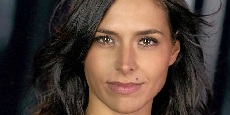 NY JOBB: Isabella Martinsen måtte avslutte sin jobb som værdame i TV 2 da hun flyttet til Oslo i 2010. Nå har hun fått nye oppgaver i kanalen, som fast værpresentatør i «God morgen Norge». NY JOBB: Isabella Martinsen måtte avslutte sin jobb som værdame i TV 2 da hun flyttet til Oslo i 2010. Nå har hun fått nye oppgaver i kanalen, som fast værpresentatør i «God morgen Norge».