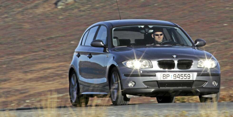 BMW 1-serie er kjøremesteren i klassen men ikke den beste allrounderen. BMW 1-serie er kjøremesteren i klassen men ikke den beste allrounderen.