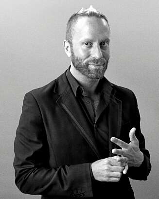 MAKEUPARTIST: Gregory Arlt er Mac sin kreative leder. MAKEUPARTIST: Gregory Arlt er Mac sin kreative leder.