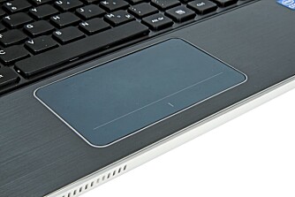 NEI: Den fungerer, men ikke helt optimalt. Samsung, mas på Synaptics til de lager skikkelige drivere! NEI: Den fungerer, men ikke helt optimalt. Samsung, mas på Synaptics til de lager skikkelige drivere!