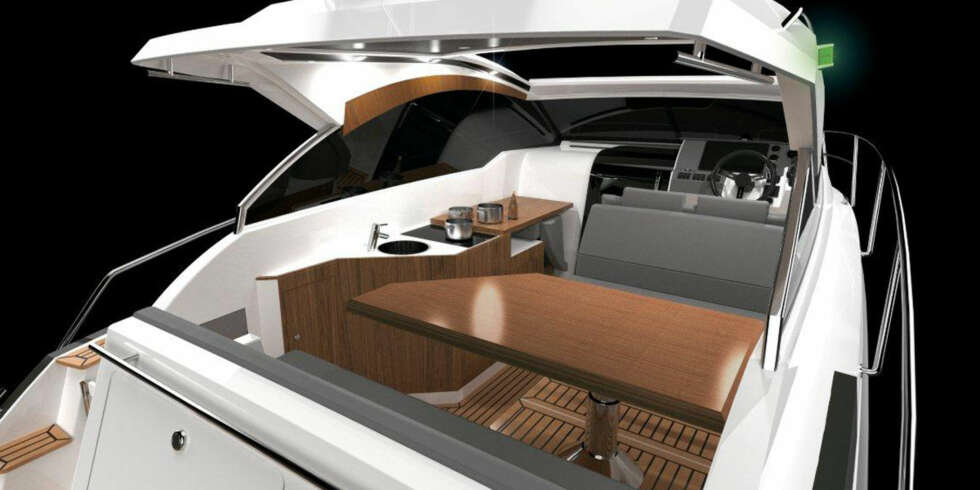 Under hardtop-taket på Grandezza 27 OC er det relativt beskyttede sitteplasser. Under hardtop-taket på Grandezza 27 OC er det relativt beskyttede sitteplasser.
