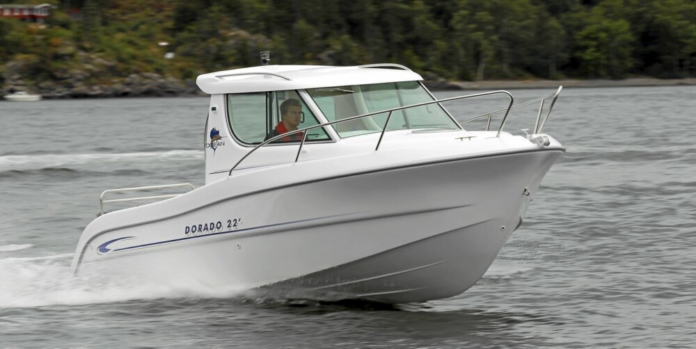 RASK NOK: 115-hesteren fra Yamaha gir 22 Dorado gode ytelser. Å trekke folk på vannski byr ikke på problemer. RASK NOK: 115-hesteren fra Yamaha gir 22 Dorado gode ytelser. Å trekke folk på vannski byr ikke på problemer.