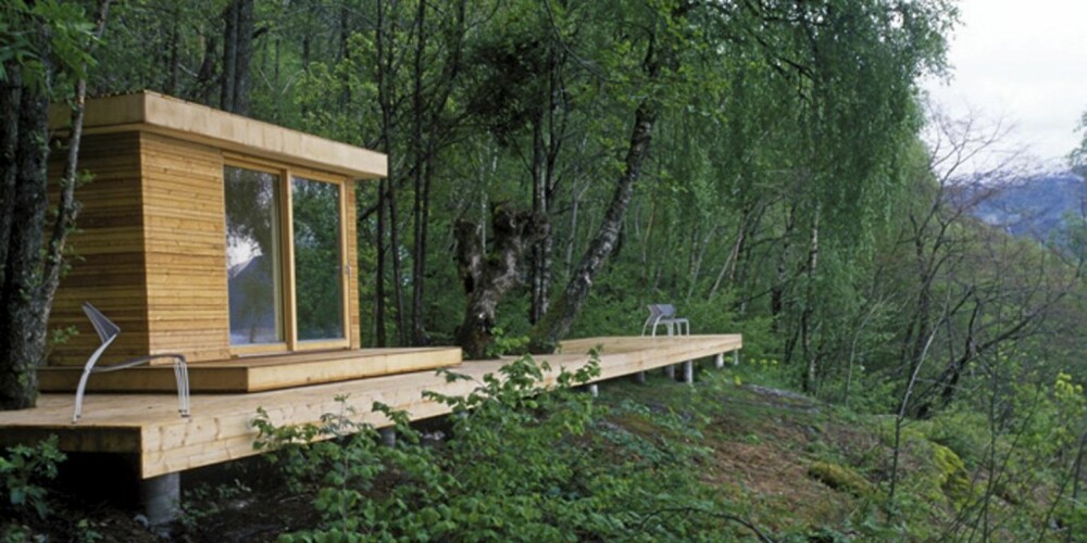 MINIMALISTISK HYTTE: Som et lite møbel i naturen. MINIMALISTISK HYTTE: Som et lite møbel i naturen.