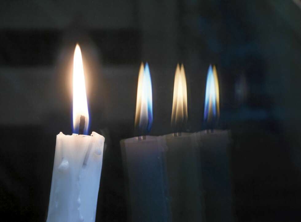 LIGHTEN UP: Du kan aldri tenne for mange stearinlys LIGHTEN UP: Du kan aldri tenne for mange stearinlys