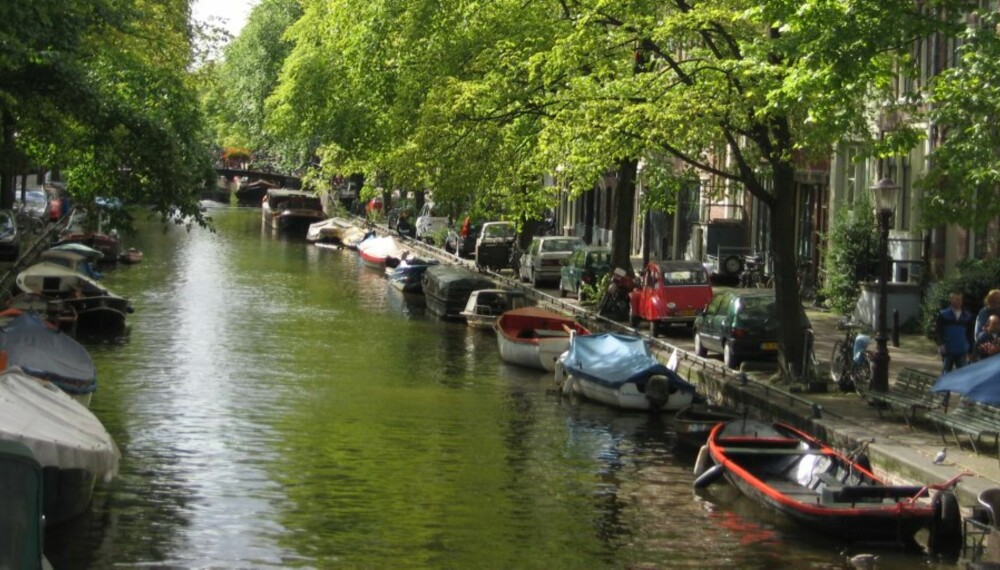 BÅT: Kanalbyen Amsterdam. BÅT: Kanalbyen Amsterdam.