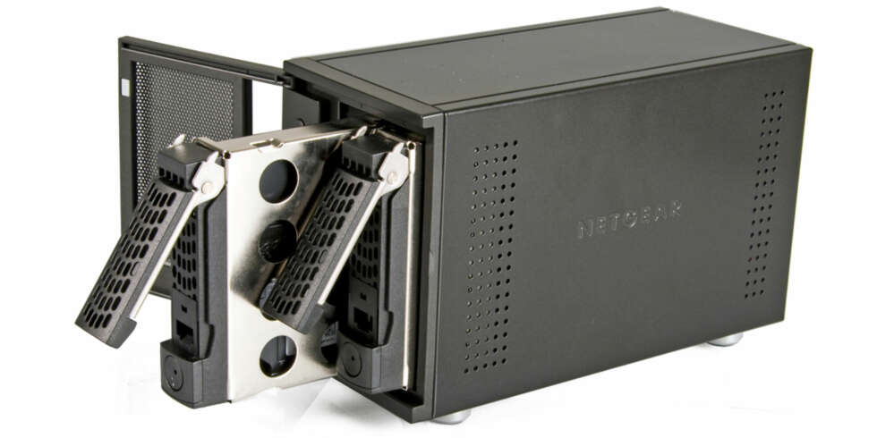 ENTERPRISE: Harddiskskuffene er som tatt fra et typisk serverrack. ENTERPRISE: Harddiskskuffene er som tatt fra et typisk serverrack.