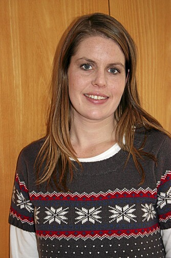 SKRIVER OM UNGE MØDRE: Forfatter og journalist Line Konstali (29) ønsker å formidle at det er ok å få barn, også i ung alder. SKRIVER OM UNGE MØDRE: Forfatter og journalist Line Konstali (29) ønsker å formidle at det er ok å få barn, også i ung alder.