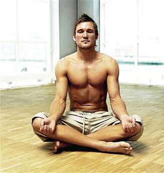 AVSPENNING: Yoga og meditasjon kan gjøre det lettere å sovne. AVSPENNING: Yoga og meditasjon kan gjøre det lettere å sovne.