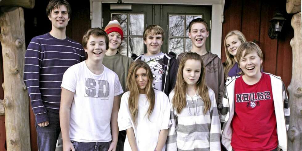 Håvard Tjora er lærer for Ernst Kåre, Tommy, Christer, Thea, Mathias, Charlotte, Carine, Jonn Christian i realityserien «Blank ark» på TVNorge. Håvard Tjora er lærer for Ernst Kåre, Tommy, Christer, Thea, Mathias, Charlotte, Carine, Jonn Christian i realityserien «Blank ark» på TVNorge.