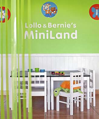 MINILAND: Her kan barn og foreldre komme å tegne, lage ting eller leke. MINILAND: Her kan barn og foreldre komme å tegne, lage ting eller leke.