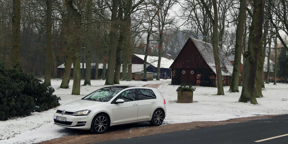 PÅ LANGTUR: Hans og Grete-kulisser utenom allfarvei i Tyskland. Med sprek motor henger Golf godt med på Autobahn. PÅ LANGTUR: Hans og Grete-kulisser utenom allfarvei i Tyskland. Med sprek motor henger Golf godt med på Autobahn.