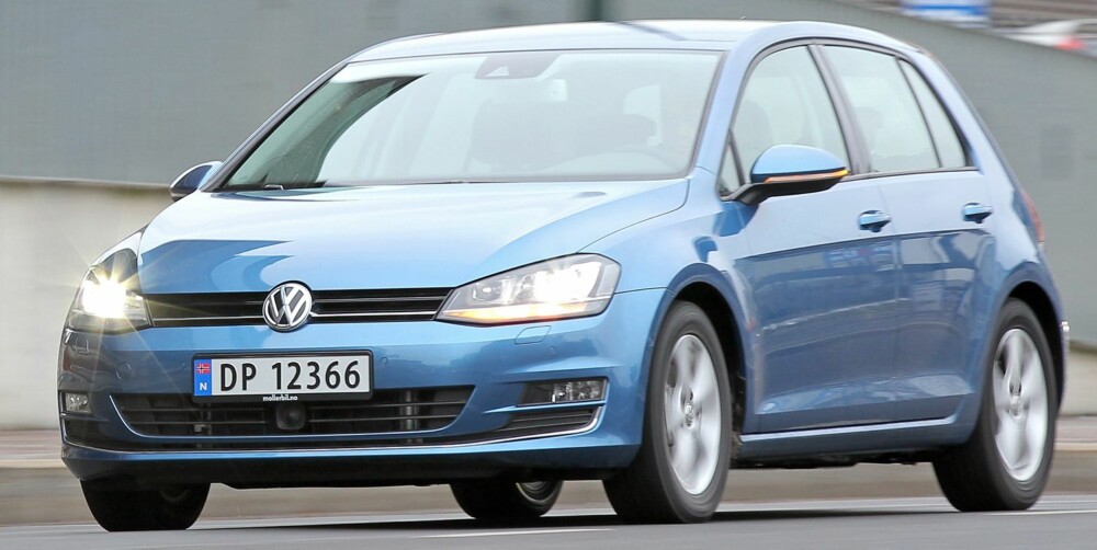 LINJER: Den nye VW Golf ser tidsriktig smekker og skarp ut i linjene, uten at det blir overdrevet eller skriker for mye på oppmerksomhet. FOTO: Petter Handeland LINJER: Den nye VW Golf ser tidsriktig smekker og skarp ut i linjene, uten at det blir overdrevet eller skriker for mye på oppmerksomhet. FOTO: Petter Handeland