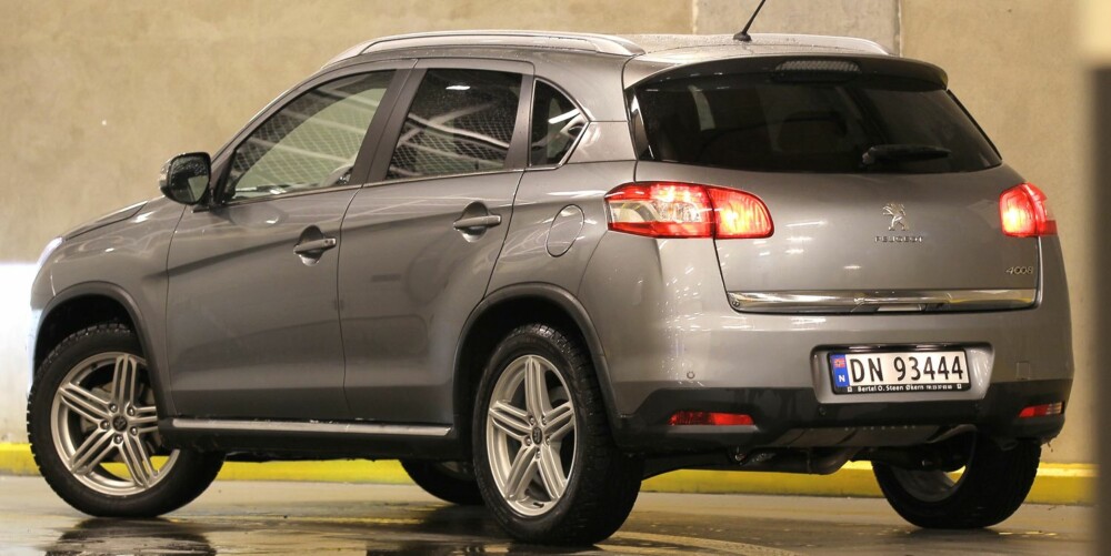 BEDRE ENN ASX: Med Mitsubishi ASX som utgangspunkt, pynter Peugeot på en folkelig og ikke så veldig moderne grunnform. Vi synes 4008 ser bedre ut enn originalen. FOTO: Petter Handeland BEDRE ENN ASX: Med Mitsubishi ASX som utgangspunkt, pynter Peugeot på en folkelig og ikke så veldig moderne grunnform. Vi synes 4008 ser bedre ut enn originalen. FOTO: Petter Handeland