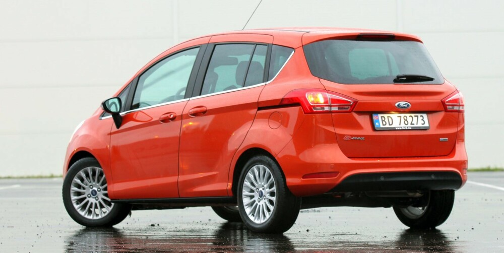 GODT KAMUFLERT: Skyvedører har en tendens til å ikke ta seg spesielt godt ut. Heldigvis har Ford klart å kamuflere de godt. GODT KAMUFLERT: Skyvedører har en tendens til å ikke ta seg spesielt godt ut. Heldigvis har Ford klart å kamuflere de godt.
