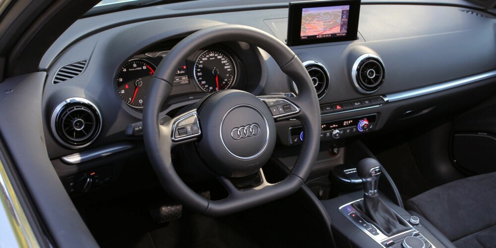 INGEN GJØR DET BEDRE: Design, logikk og kvalitet er toppklasse i Audi A3-interiøret. INGEN GJØR DET BEDRE: Design, logikk og kvalitet er toppklasse i Audi A3-interiøret.