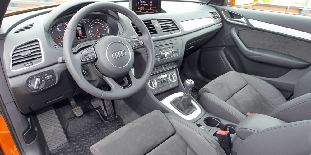 I TOPPKLASSE: Det mangler litt i forhold til de mer luksuriøse Audi-modellene, men Q3 er likevel i toppklasse når vi sammenligner med andre kompakt-SUV-er med startpris rundt 400 000 kroner. I TOPPKLASSE: Det mangler litt i forhold til de mer luksuriøse Audi-modellene, men Q3 er likevel i toppklasse når vi sammenligner med andre kompakt-SUV-er med startpris rundt 400 000 kroner.