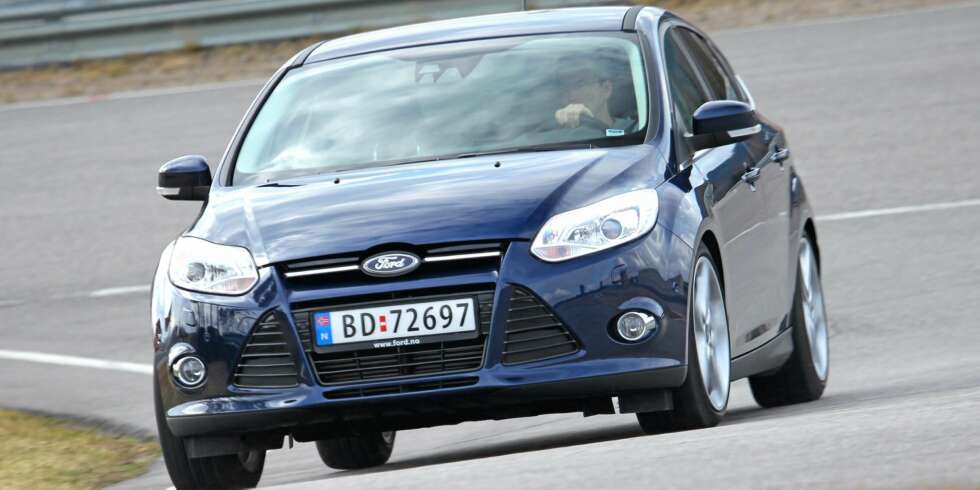 SVINGENES HERRE: På racerbanen, i hastigheter som viser hva bilen virkelig duger til, er Ford Focus svært stabil. FOTO: Petter Handeland SVINGENES HERRE: På racerbanen, i hastigheter som viser hva bilen virkelig duger til, er Ford Focus svært stabil. FOTO: Petter Handeland