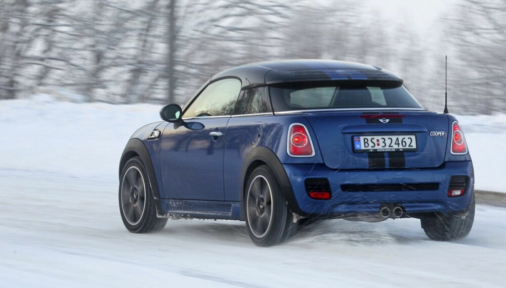 FREKKAS: Mini Coupe Cooper S er ikke den mest usynlige bilen i gatebildet. FREKKAS: Mini Coupe Cooper S er ikke den mest usynlige bilen i gatebildet.