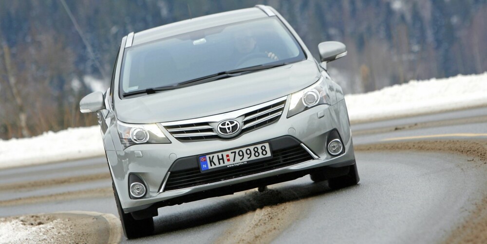 MER SPORTY: Toyota har byttet en del komponenter i understellet. Resultatet er en mer sporty Avensis enn tidligere. MER SPORTY: Toyota har byttet en del komponenter i understellet. Resultatet er en mer sporty Avensis enn tidligere.