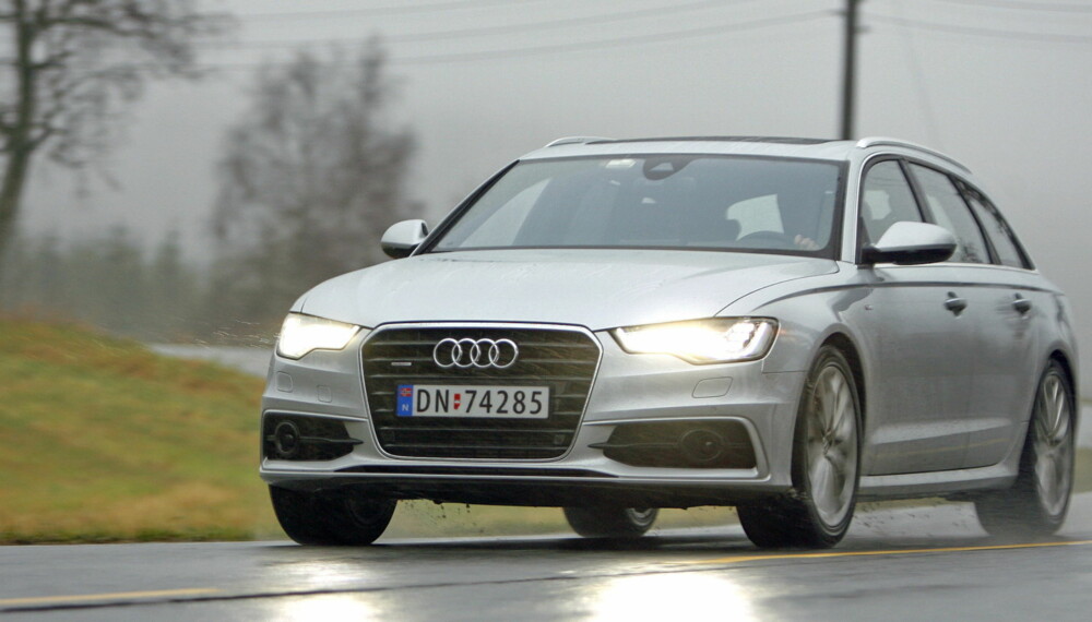 UANSETT VÆR: quattro-versjonen av Audi A6 Avant kjører trygt og underholdende selv om kjøreforholdene er vanskelige. UANSETT VÆR: quattro-versjonen av Audi A6 Avant kjører trygt og underholdende selv om kjøreforholdene er vanskelige.