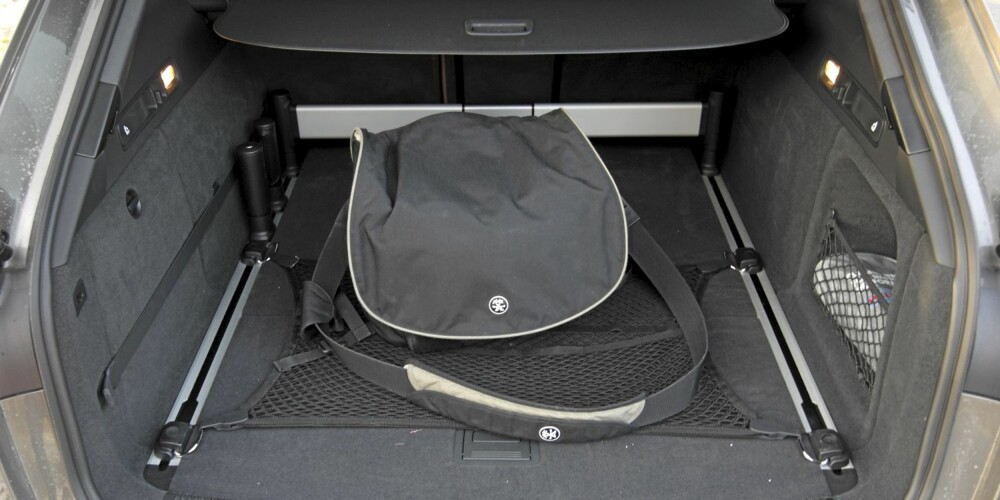 NOK PLASS: Det finnes biler som gir mer plass per krone, men bagasjeromsplassen i Audi A6 Avant holder for de fleste familier. NOK PLASS: Det finnes biler som gir mer plass per krone, men bagasjeromsplassen i Audi A6 Avant holder for de fleste familier.