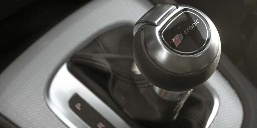 MODERNE: Den automatiske dobbeltclutchgirkassen, som Audi kaller S tronic, er blant de beste på markedet. FOTO: Egil Nordlien, HM Foto MODERNE: Den automatiske dobbeltclutchgirkassen, som Audi kaller S tronic, er blant de beste på markedet. FOTO: Egil Nordlien, HM Foto