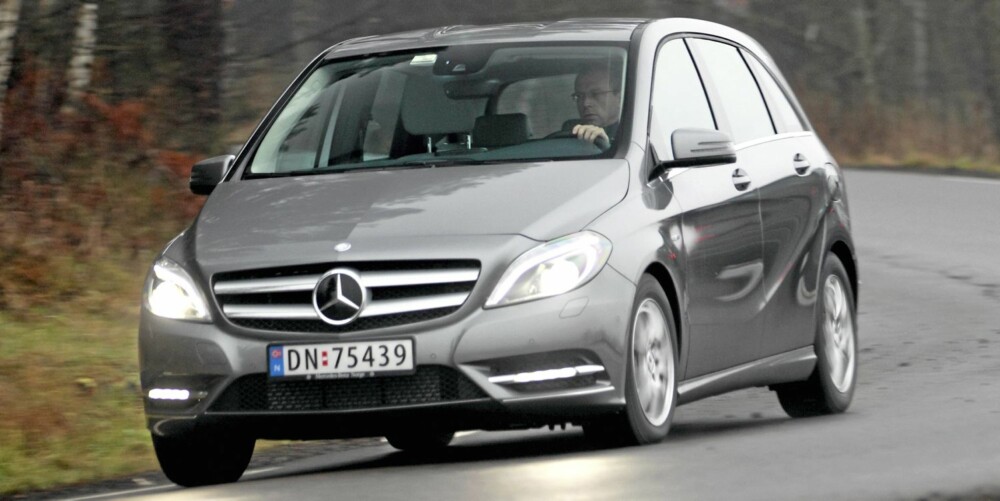 SKAL TAKLE VEKST: Mercedes selger inn B-klasse som en bil som skal takle at en familie vokser. Dumt, da, at få norske småbarnsfamilier har godt over 300.000 kroner å bruke på ny bil. SKAL TAKLE VEKST: Mercedes selger inn B-klasse som en bil som skal takle at en familie vokser. Dumt, da, at få norske småbarnsfamilier har godt over 300.000 kroner å bruke på ny bil.