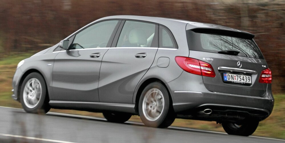 KOMFORT: Et Mercedes-mantra er at biler skal være komfortable. B-klasse oppfyller mantraet, selv om testbilen har sportspakke KOMFORT: Et Mercedes-mantra er at biler skal være komfortable. B-klasse oppfyller mantraet, selv om testbilen har sportspakke