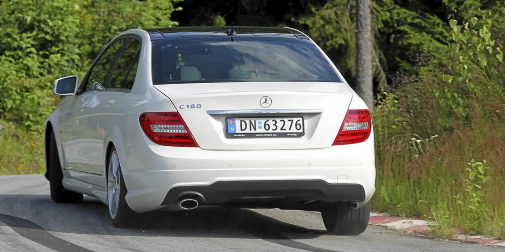 FØRSTEKLASSES: Veiegenskaper og motor/girkasse står til toppkarakter i Mercedes C 180 CGI. FØRSTEKLASSES: Veiegenskaper og motor/girkasse står til toppkarakter i Mercedes C 180 CGI.