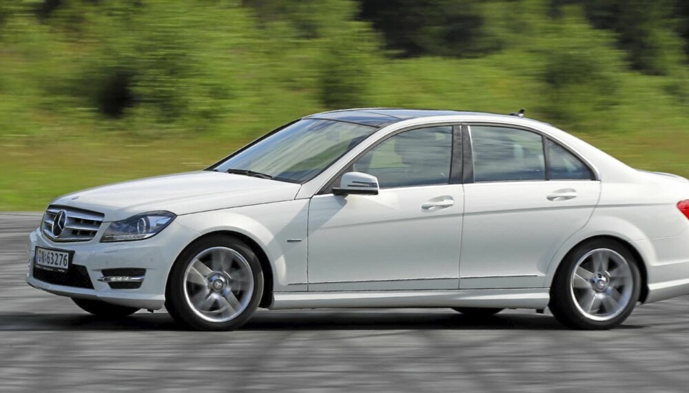 SPORTSLIG: Med AMG-pakke og frisk bensinmotor, frir Mercedes C 180 CGI til de kjøreglade blant oss. SPORTSLIG: Med AMG-pakke og frisk bensinmotor, frir Mercedes C 180 CGI til de kjøreglade blant oss.