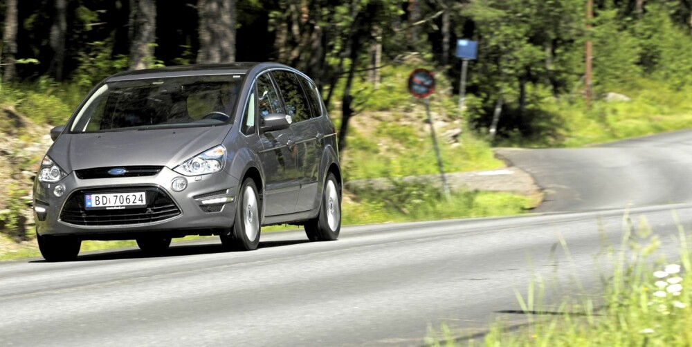 KJØRER BRA: S-Max er en av de mest velkjørende MPV-ene - uavhengig av motor. KJØRER BRA: S-Max er en av de mest velkjørende MPV-ene - uavhengig av motor.