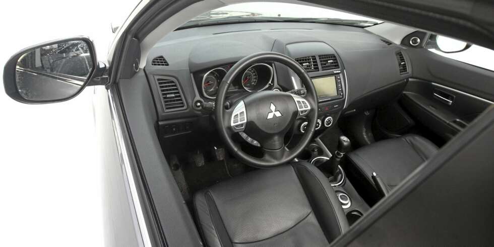 FINT: I vår topputstyrte Mitsubishi ASX er elegant skinninteriør med i prisen. FINT: I vår topputstyrte Mitsubishi ASX er elegant skinninteriør med i prisen.