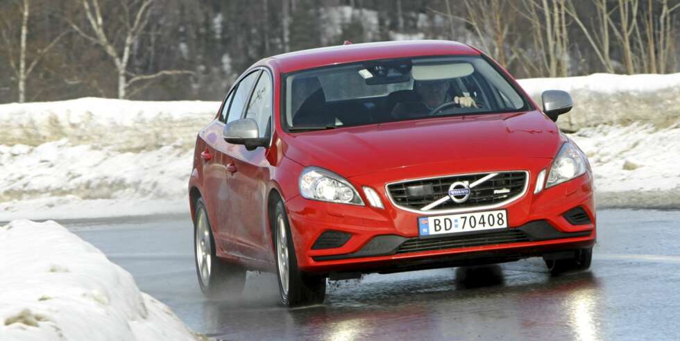 POTENT: S60 R-design er med sin lavere og stivere fjæring den sportsligste modeller fra Volvo per dags dato. POTENT: S60 R-design er med sin lavere og stivere fjæring den sportsligste modeller fra Volvo per dags dato.