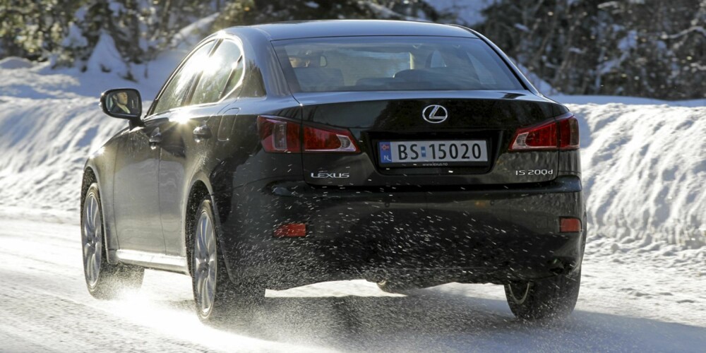 TØFF: Lexus IS200d ser kompakt og muskuløs ut. TØFF: Lexus IS200d ser kompakt og muskuløs ut.