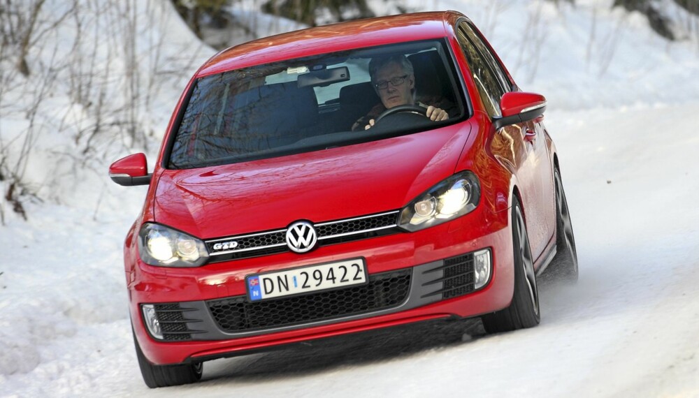 Den ser skarp ut, og oppfører seg likedan. VW Golf GTD er fornuftsbil med det store ekstra. Den ser skarp ut, og oppfører seg likedan. VW Golf GTD er fornuftsbil med det store ekstra.