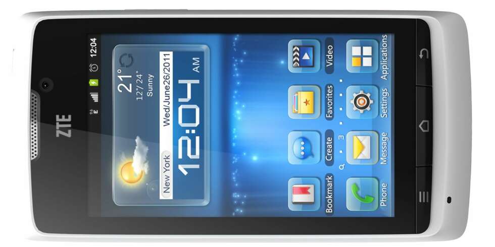BILLIG: ZTE Blad II har lenge vært aller billigst blant de beste smarttelefonene. Nå kommer Blade III og tar over og Blade II selges nå for under 1.000 kroner. BILLIG: ZTE Blad II har lenge vært aller billigst blant de beste smarttelefonene. Nå kommer Blade III og tar over og Blade II selges nå for under 1.000 kroner.